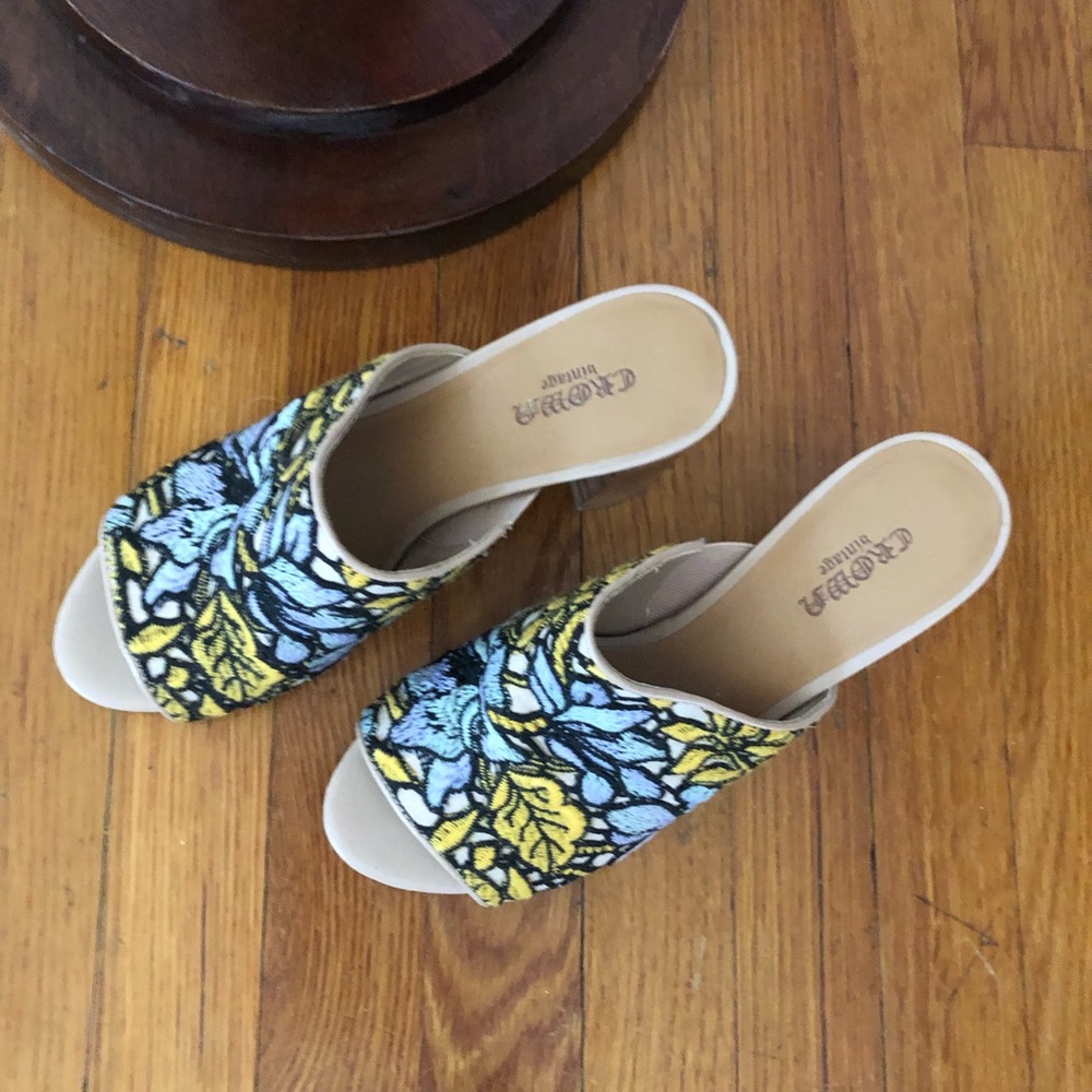 Embroidered Mules - Picture 2 of 6